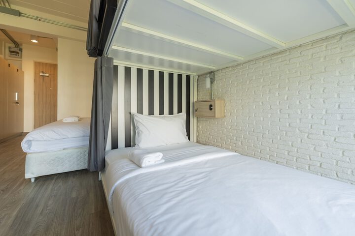 Room 30 of 112