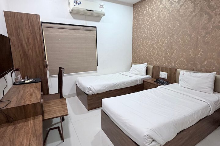 Room 11 of 21