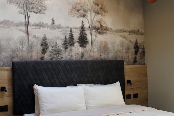 Room 8 of 24