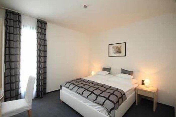 Room 10 of 54