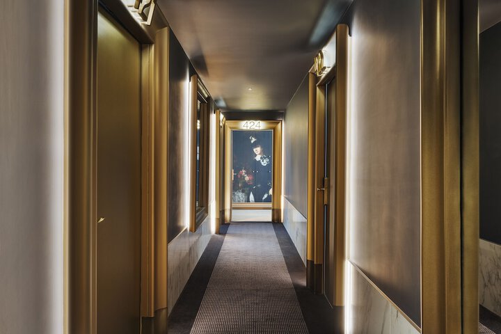 Room 8 of 77