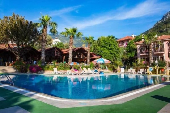 Pool Hotel