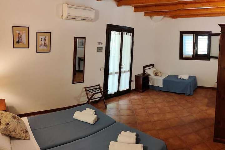Room 15 of 98