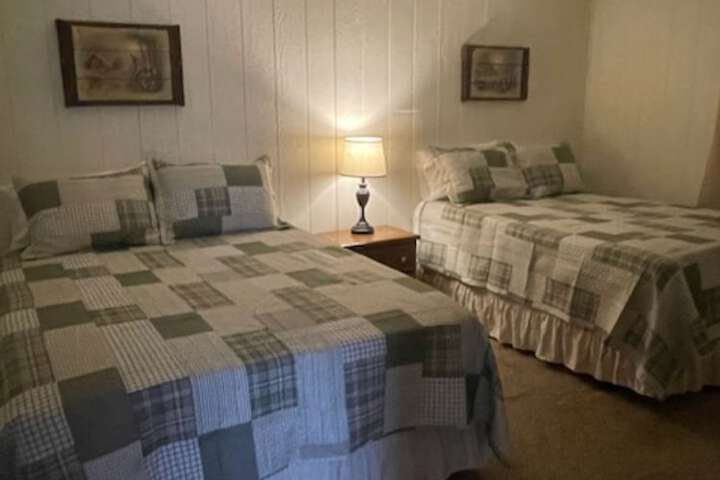 Room 56 of 213