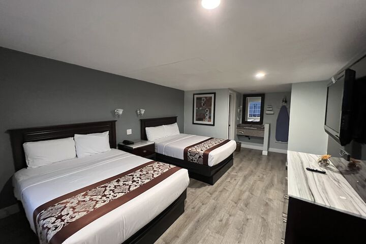 Room 6 of 22