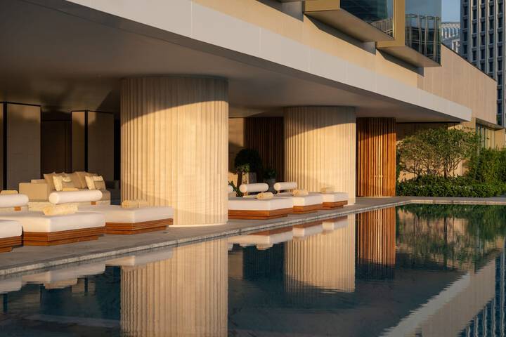 Pool 50 of 110