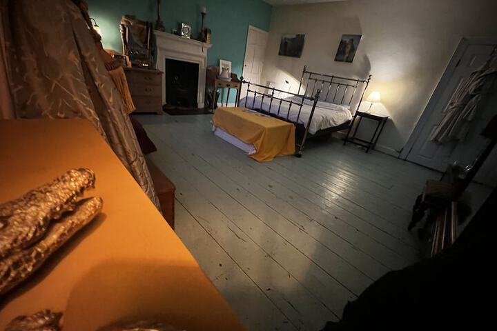 Room 7 of 42