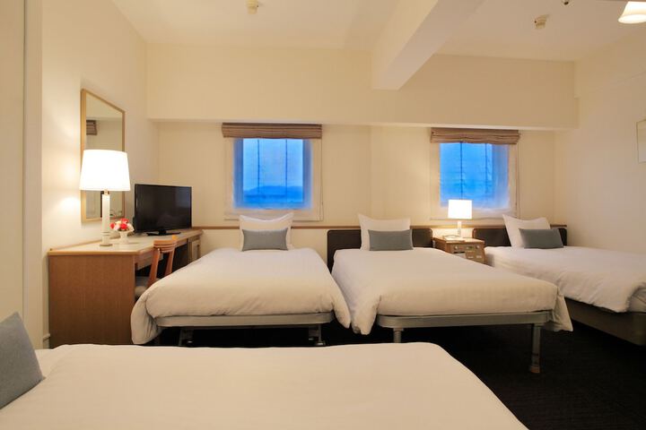 Room 8 of 36