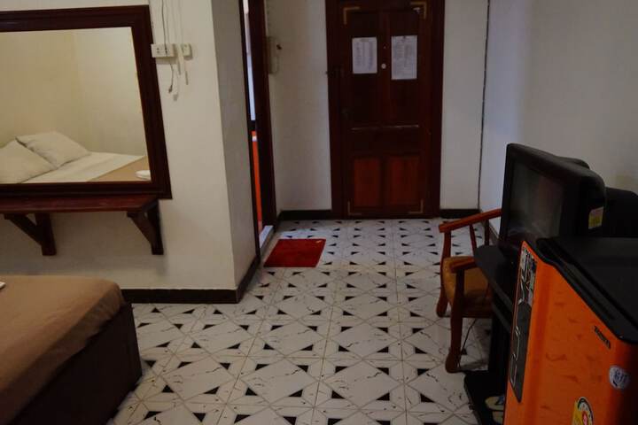 Room 11 of 23