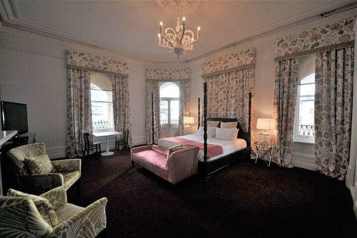 Room 7 of 63