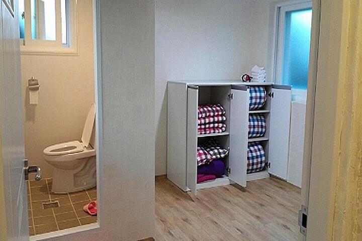 Room 2 of 5