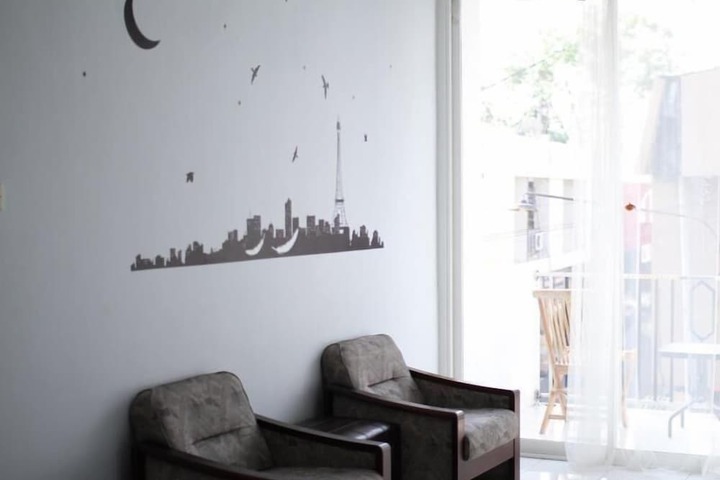 Room 4 of 27
