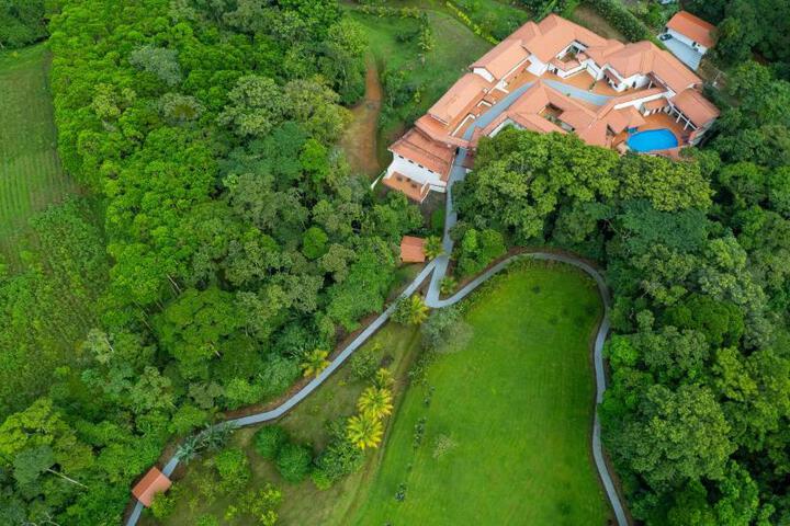 Serenity Hotel & Villas