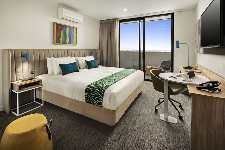 Room 5 of 32