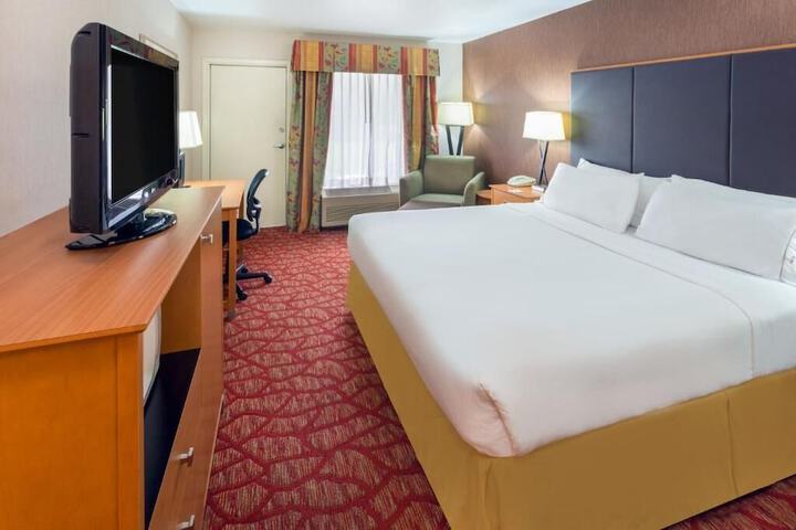 Room 10 of 86