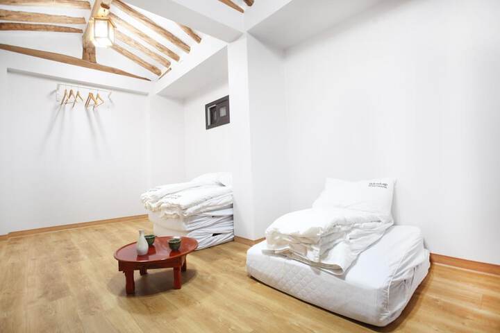 Room 15 of 64