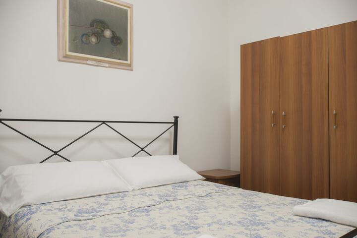 Room 26 of 48