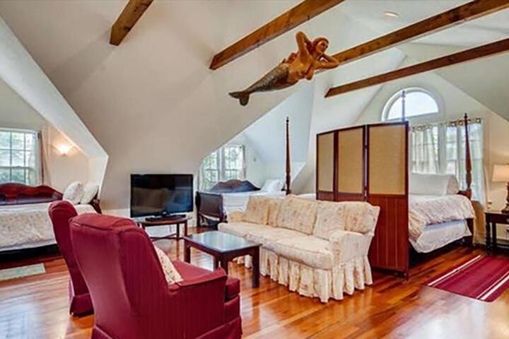 Image of West Tisbury Inn
