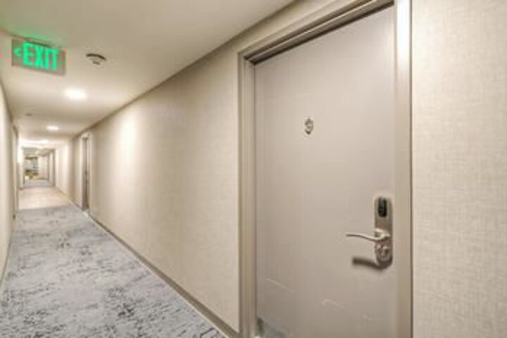 Ballroom/Hall 5 of 18