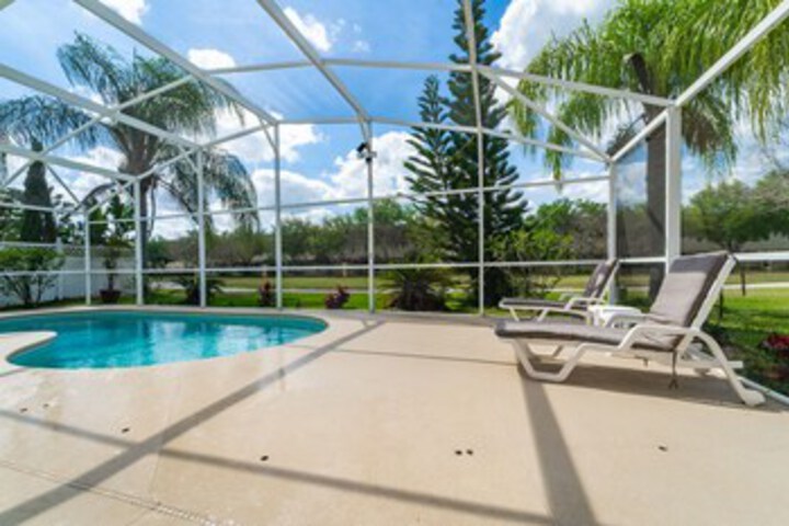 Pool 142 of 253