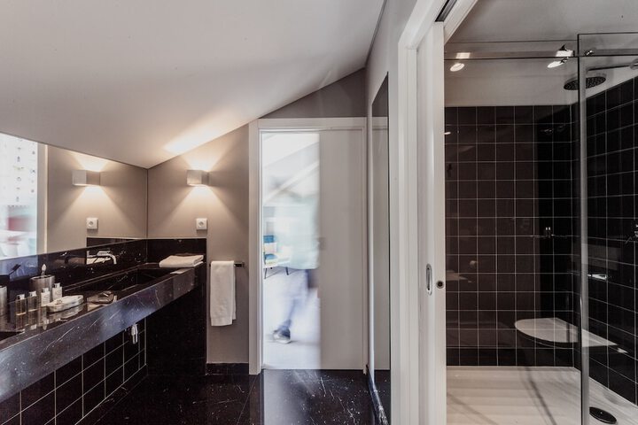 Room 40 of 49