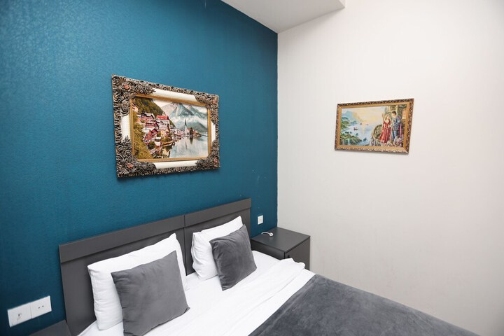 Room 34 of 65
