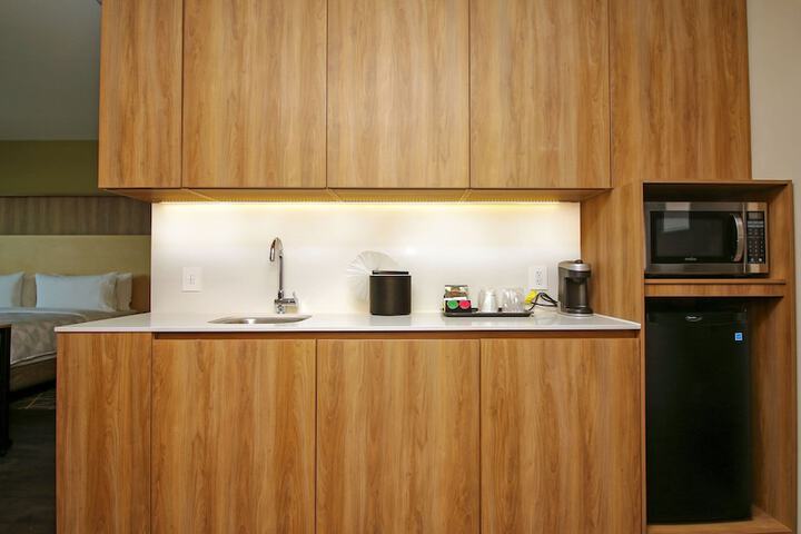 Room 4 of 155