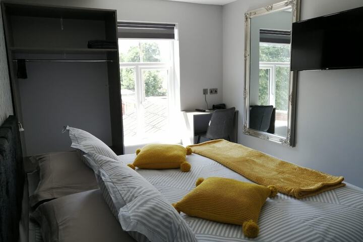 Room 8 of 15