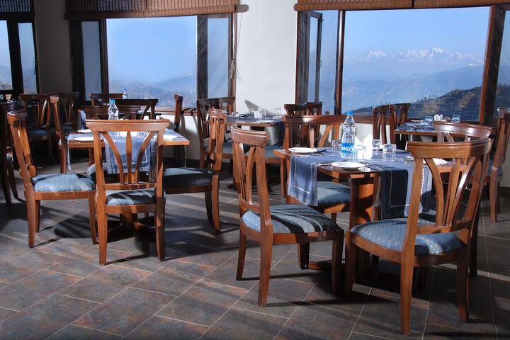 Dining 52 of 85