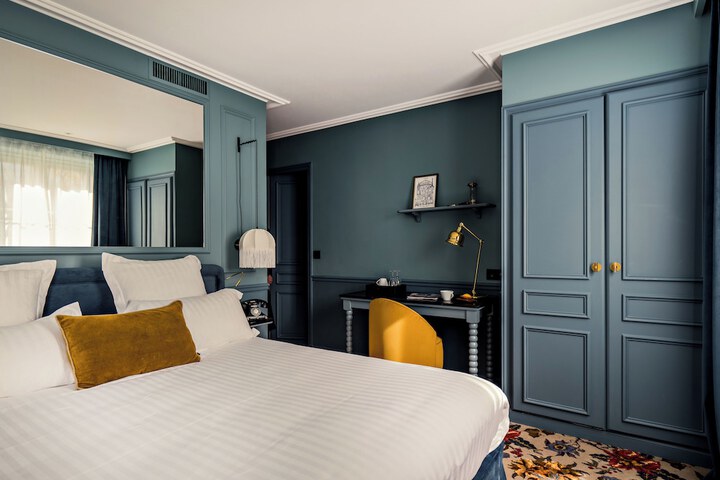 Room 33 of 63