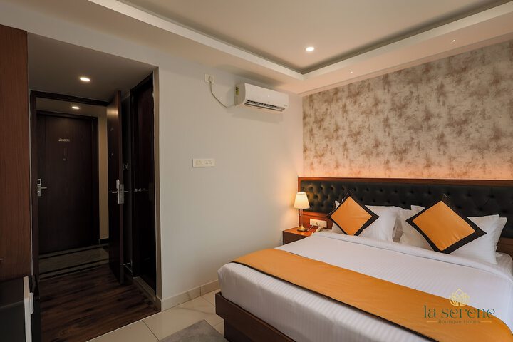Room 13 of 22