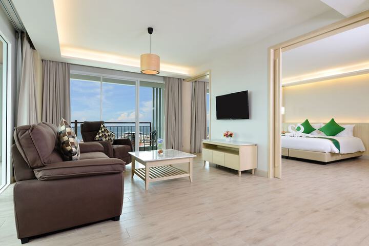 Room 27 of 108