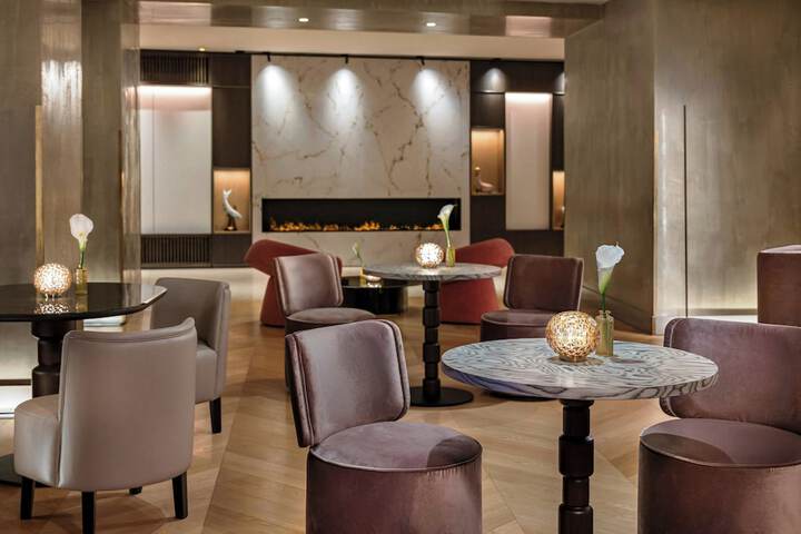 Lounge 139 of 156
