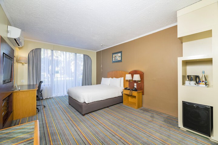Room 52 of 184