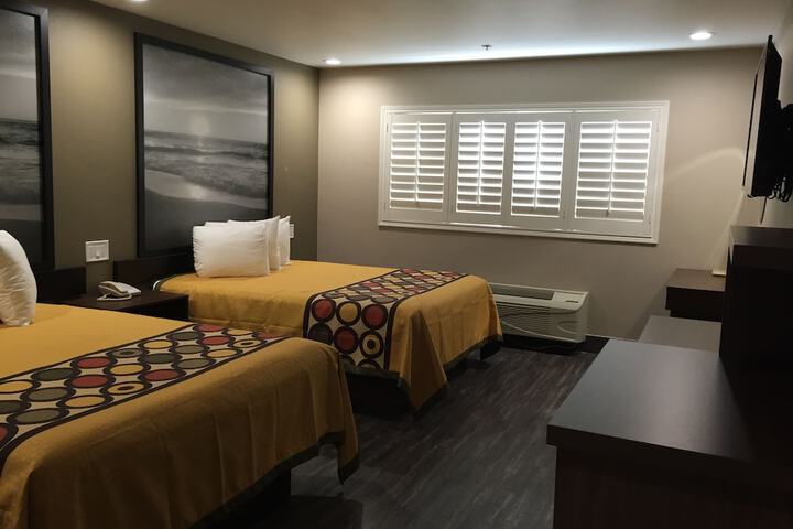 2 Queen Beds (2 of 13)