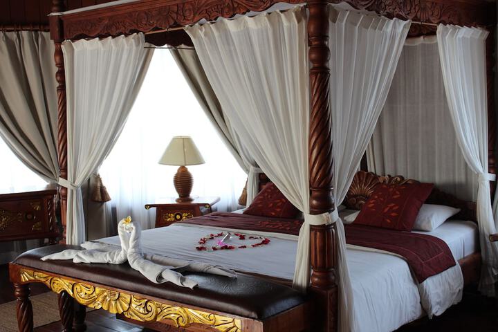 Room 4 of 28