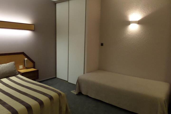 Room 9 of 44