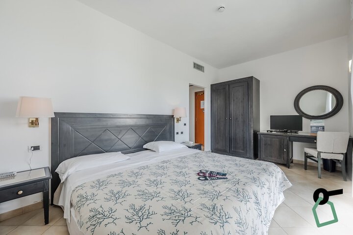 Room 15 of 64