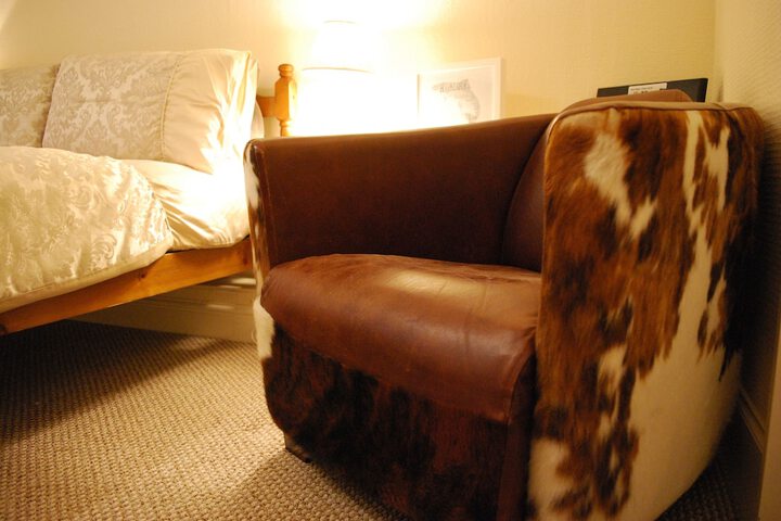 Room 8 of 17