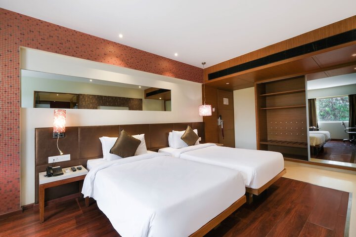 Room 8 of 50