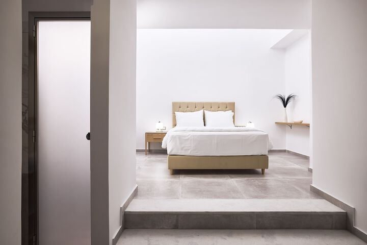 Room 47 of 102