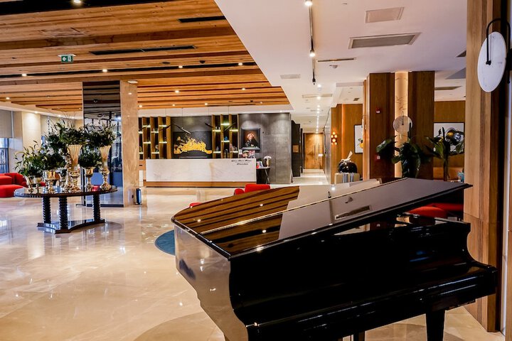 Hotel Lobby