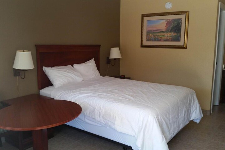 Room 17 of 34