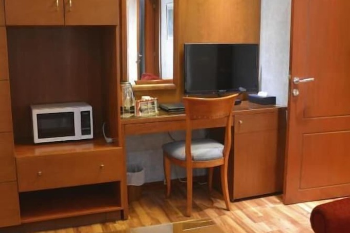 Room 10 of 54