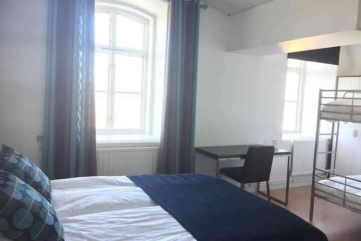 Room 13 of 78