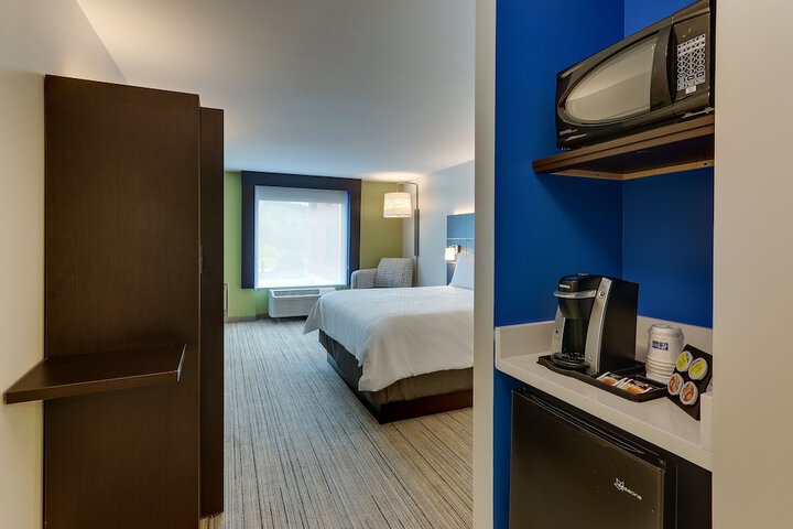 2 Double Beds (3 of 9)