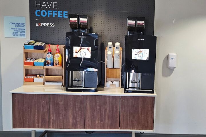 Breakfast/Coffee Service 31 of 39