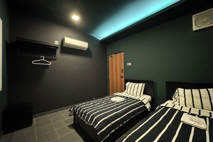 Room 12 of 49