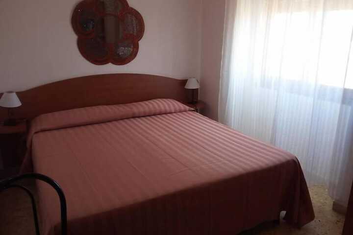 Room 12 of 38