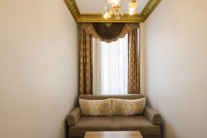 Room 46 of 80
